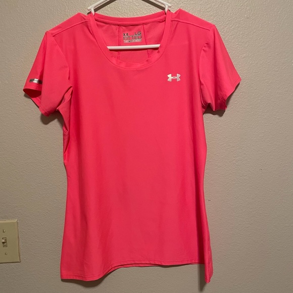 ❌SOLD❌ Under Armour Women’s Heat Gear Fitted Pink Athletic Shirt Large - Picture 2 of 6